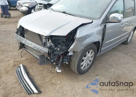 2013 Chrysler Town & Country Touring из США, поврежденный, VIN 2C4RC1BG2DR712195